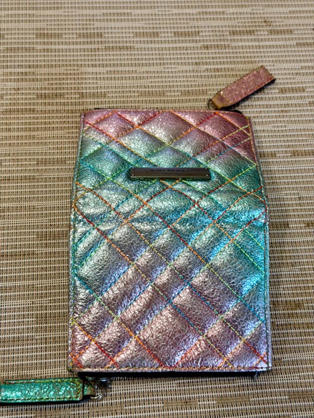 Kurt Geiger Iridescent Multicolor Quilted Leather Wallet with freebie dog charm - Picture 2 of 12